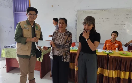 Guru Honorer di Pasangkayu Terima Dukungan Insentif dari PT Mamuang
