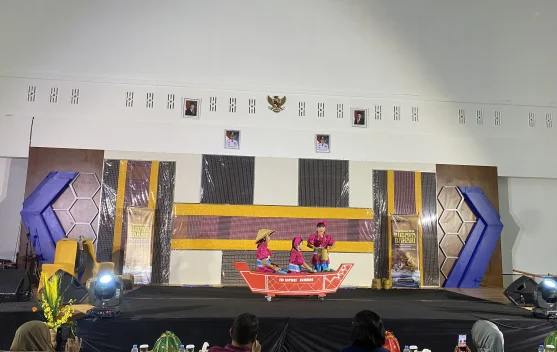 Tari Posasi Kisahkan Perjuangan Nelayan Desa Sumare