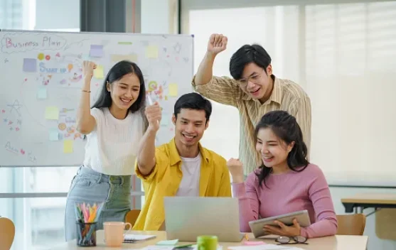 Kenapa Gen Z Punya Banyak Sumber Penghasilan? Alasan di Balik Fenomena "Side Hustle"
