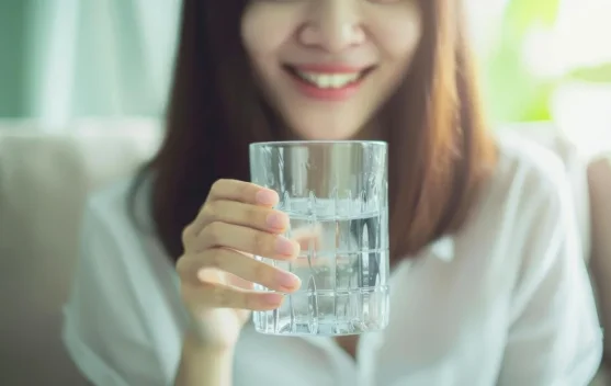 Manfaat Minum Air Garam Tiap Pagi, Ini Faktanya