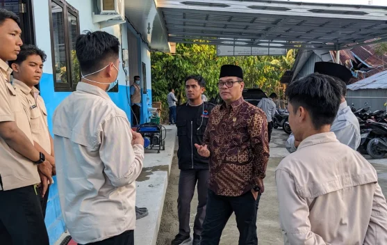 Pastikan Layanan Gizi Berjalan Optimal, Pimpinan Ombudsman Tinjau SPPG Balombong