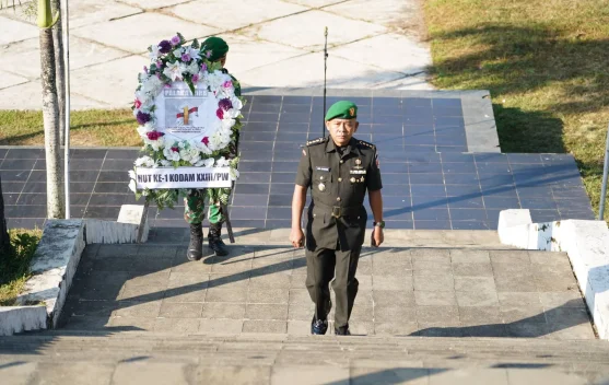 Sambut HUT Ke-1 Kodam Palaka Wira, Korem 142/Tatag Ziarah ke TMP Pati'di