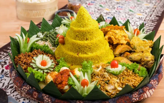 Lima Makanan yang Bikin Suasana 17 Agustus Semakin Meriah