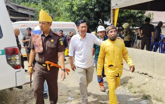 HUT Kejaksaan ke-81, 125 Warga Adat Kaili Tado Pasangkayu Cek Kesehatan Gratis