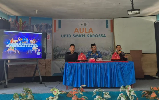 Densus 88 Sulbar Ingatkan Bahaya IRET dan NVE ke Siswa SMK Negeri 1 Karossa
