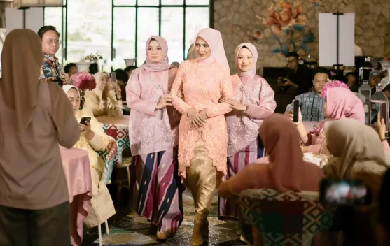 Rekomendasi Lagu Indonesia untuk Entrance Lamaran Romantis dan Berkesan