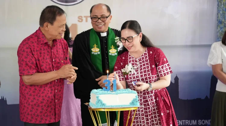 Sukacita HUT GMIM Efrata Sentrum Sonder