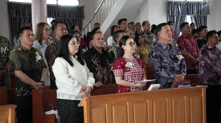 Wabup Minahasa Hadiri HUT ke-31 GMIM Efrata Sonder