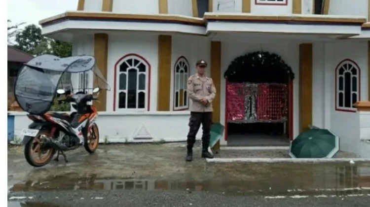 Kekhusyukan Ibadah Minggu, Polsek Essang Gelar Patroli Presisi
