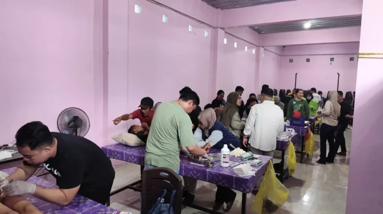 Salehe Gandeng Mahasiswa KKN UMMA Gelar Sunatan Massal