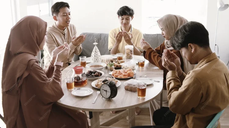 Panduan Lengkap Menjaga Kesehatan Selama Ramadan