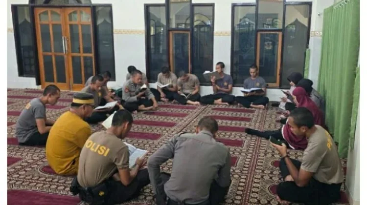Personel Polda Sulut Isi Ramadan 1447 H dengan Tadarus Al-Qur’an