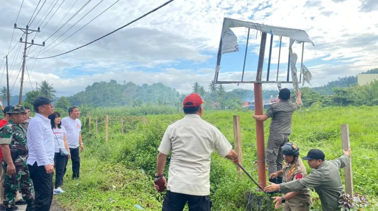 Pemkab Minsel Bersihkan Jalan Protokol