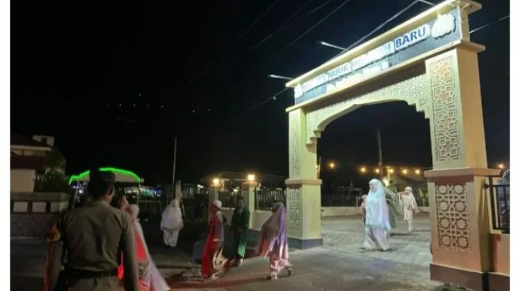 Polsek Kema Kawal Sholat Tarawih di Masjid