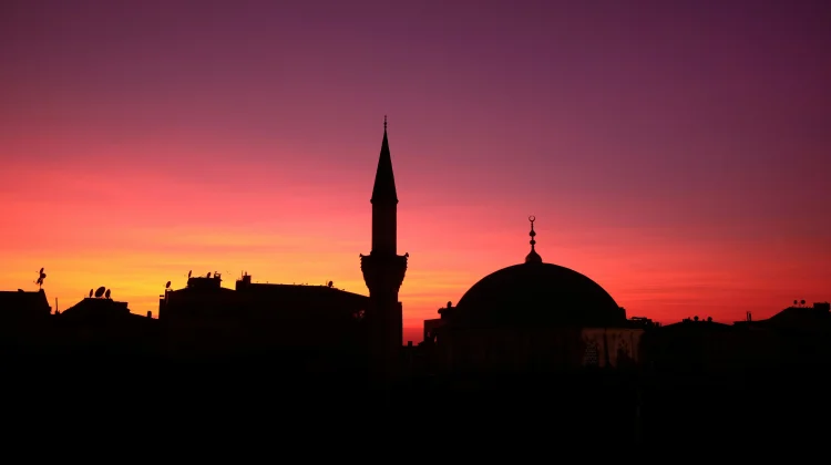Jadwal Imsak, Subuh, Maghrib 21–28 Februari 2026 Manado