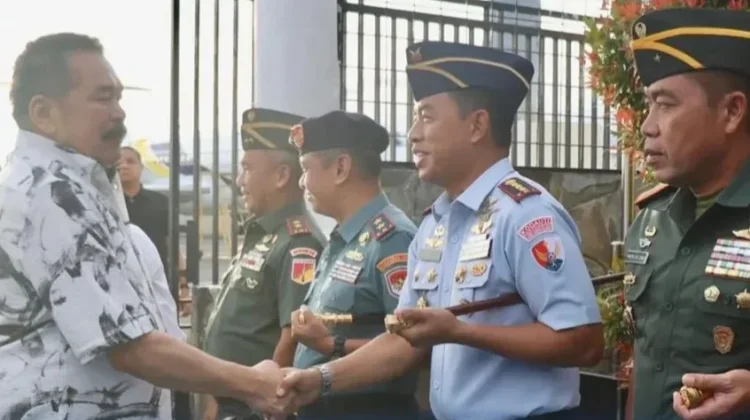 Danlanud Sam Ratulangi Sambut Kedatangan Jaksa Agung di Manado