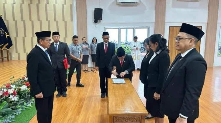 Marsono Lantik 9 Anggota Majelis Pengawas Daerah Notaris Minahasa Utara