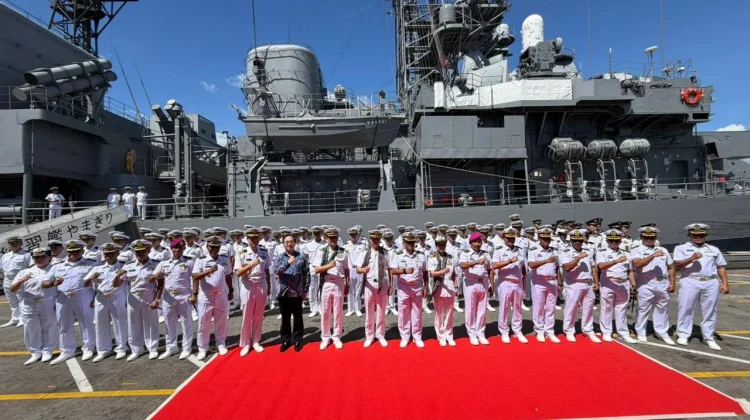 Kodaeral VIII Laksanakan Merplug Kedatangan Kapal Perang Jepang di Bitung