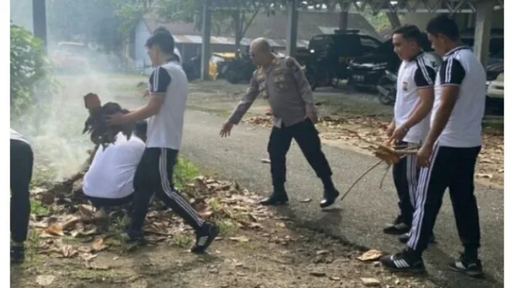 Personel Polres Kepulauan Talaud Gelar Kerja Bakti Massal