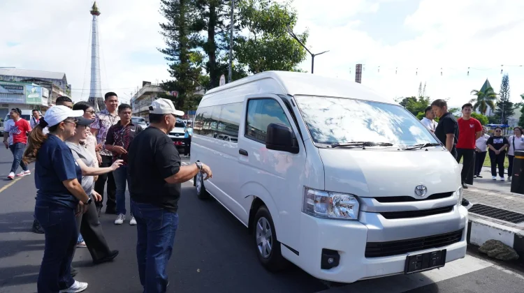 Pemkab Minahasa Hibahkan Bus Operasional untuk IPDN