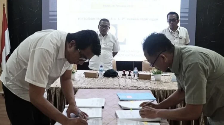 Penandatanganan Kontrak Pembangunan Pengaman Pantai Tumpaan Kakas Minahasa