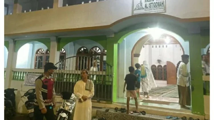 Polsek Kauditan Amankan Sholat Tarawih di Masjid Al-Istiqomah