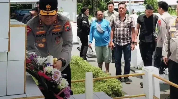 Kapolda Sulut Ziarah ke Makam Leluhur Presiden Prabowo di Minahasa