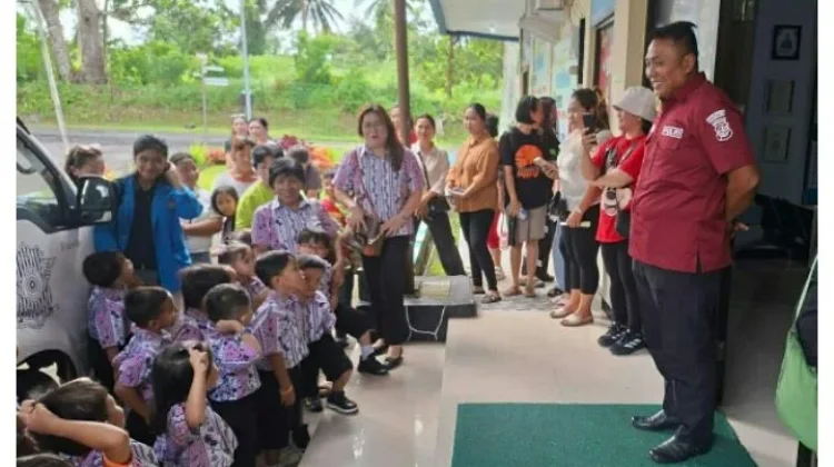 Polres Minut Sambut Ceria Kunjungan  Anak PAUD Desa Kaasar