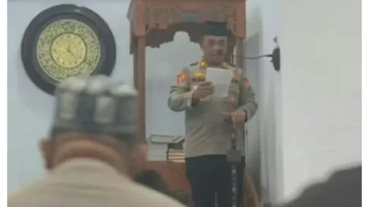 Kabag Ops Polres Mitra Jadi Khatib Sholat Jumat