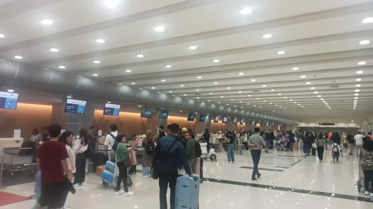 Puncak Arus Mudik Lebaran 2026  di Bandara Sam Ratulangi Capai 7.864 orang