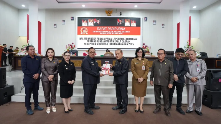 Bupati Robby Dondokambey Sampaikan LKPJ 2025 dalam Rapat Paripurna DPRD Minahasa
