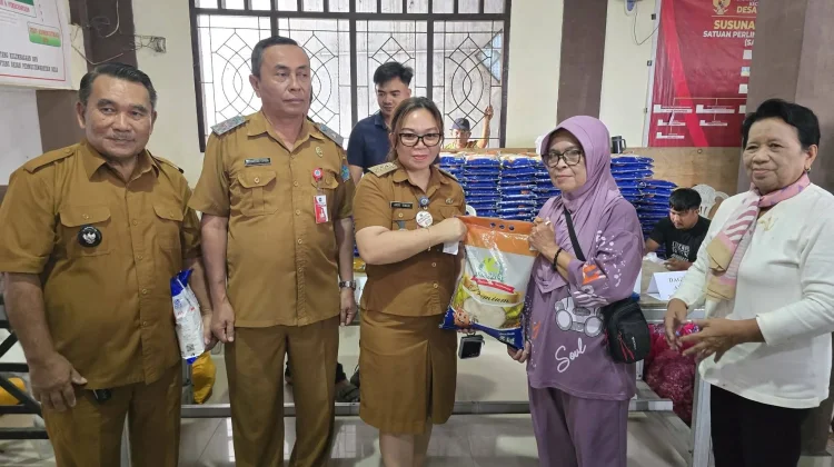 Sasar Desa Warukapas, Pemkab Minut Gelar Pasar Murah