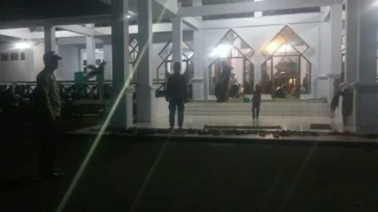 Polsek Toulimambot Amankan Jalannya Ibadah Sholat Tarawih di Dua Lokasi