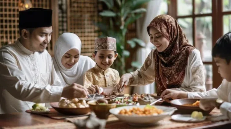 Tips Sehat Menikmati Hidangan Lebaran tanpa Risiko Penyakit