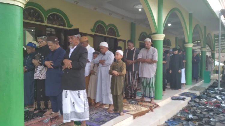 Idul Fitri 1447 H, Jamaah Masjid Al Ikhsan Klabat Gelar Sholat Ied