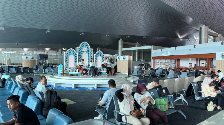 Bandara Sam Ratulangi  Siapkan Live Musik Hibur Penumpang saat Mudik Lebaran