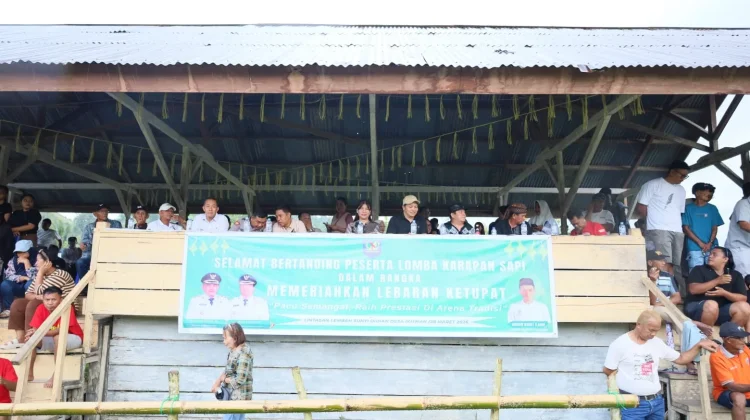 Lebaran Ketupat, Wabup Dony Lumenta Buka Lomba Karapan Sapi di Desa Ikhwan
