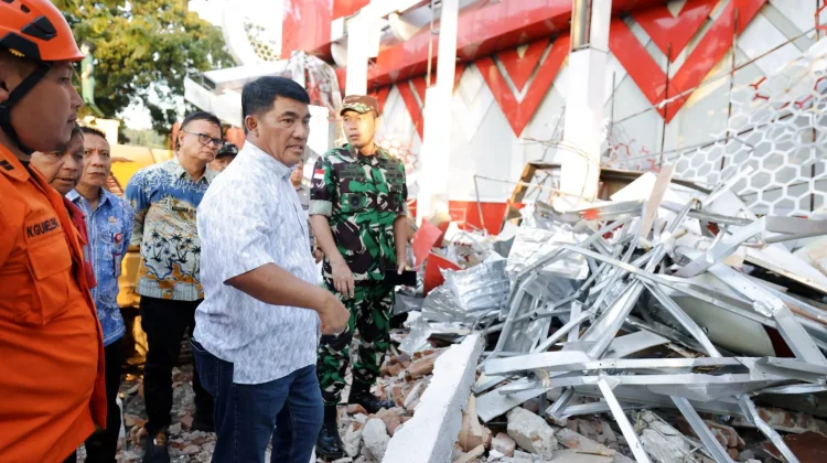 Gubernur Yulius Selvanus Tinjau Kerusakan Gedung KONI Pasca Gempa Manado