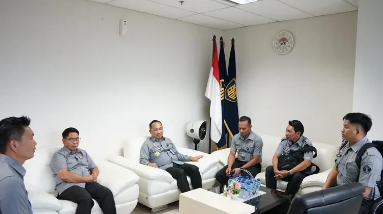 Sambangi Ditjen AHU, Hendrik Pagiling Bahas Status Kewarganegaraan tanpa Dokumen