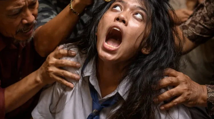 Kesambet dan Kerasukan antara Mistis serta Penjelasan Medis