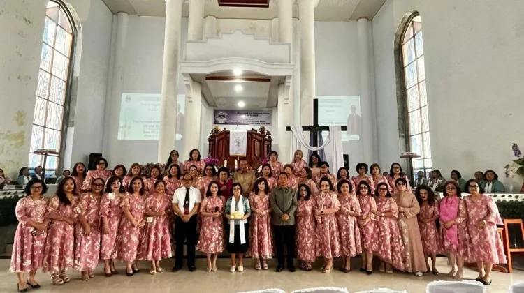 Bupati FDW Hadiri Ibadah Bersama Jemaat GMIM Anugerah Wuwuk dan PWK Jakarta
