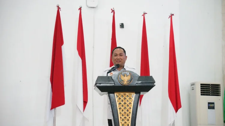 Kuliah Umum di Unsrat, Hendrik Pagiling Tekankan Pentingnya Kesadaran Hukum