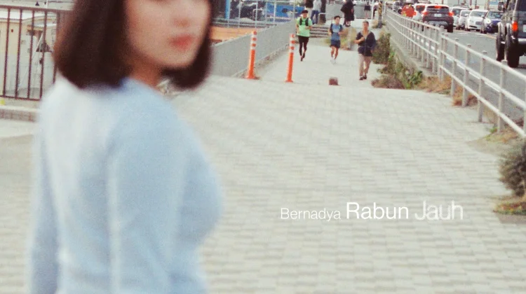 Bernadya Comeback Lewat Single Terbaru "Rabun Jauh"