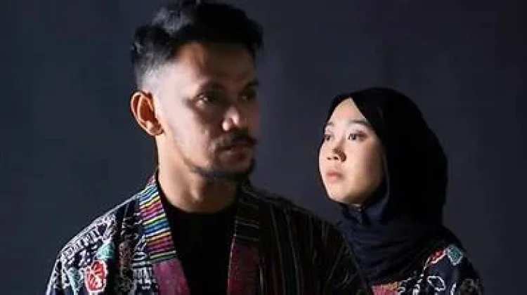 Lirik Lagu Ruang Senja "Jangan Jadikanku Seluruh Duniamu"