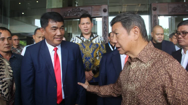 Gubernur Yulius Komit Majukan Catur Nasional hingga Kancah Internasional