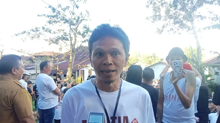 Panitia Terima Dua Pendaftar Bakal Calon Hukum Tua Desa Raringis di Hari Ketiga