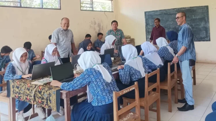 Kemenag Minut Monitoring Ujian di MTs Fathul Jannah Nain Kecamatan Wori