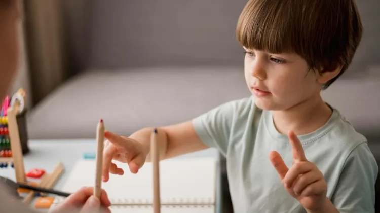 Jangan Tunggu Nanti, Kenali "Red Flag" Autisme pada Anak sejak Dini