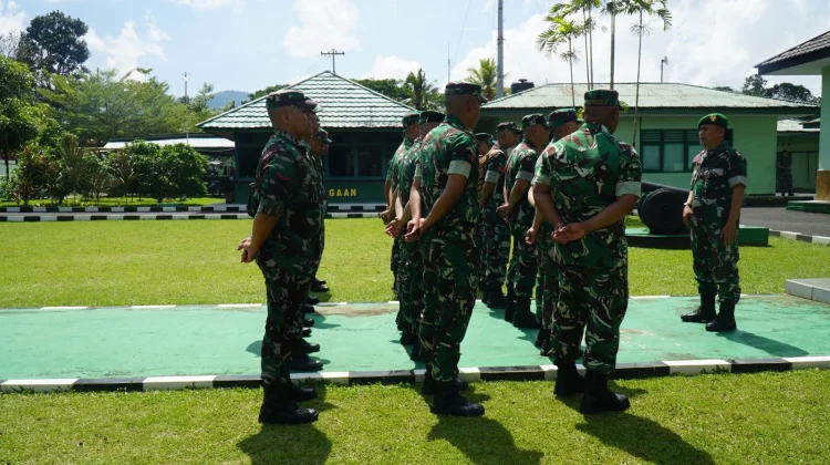 Kodim 1302/Minahasa Lepas 15 Casis Diktuba, Tekankan Disiplin dan Profesionalisme