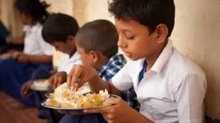 Waspada Penyakit akibat Makanan Terkontaminasi pada Anak